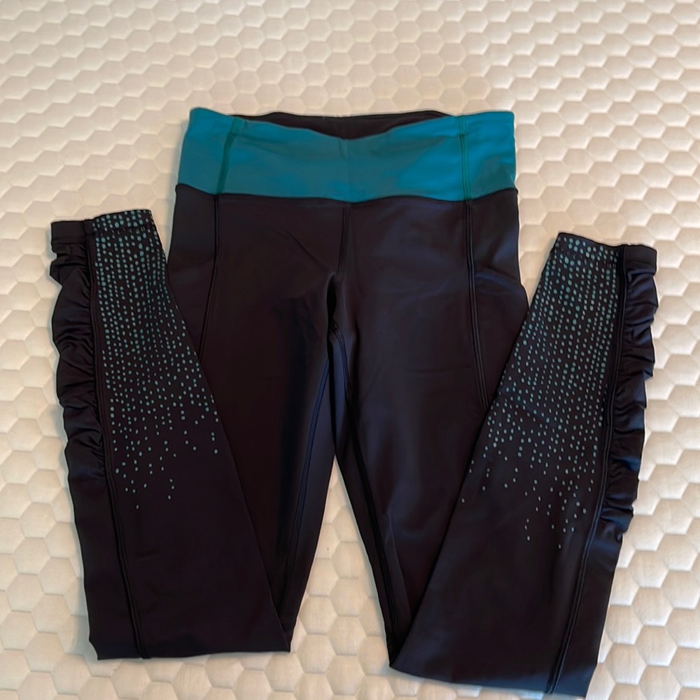 Lululemon green/black ruched ankle tight